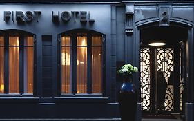 First Hôtel Paris Tour Eiffel